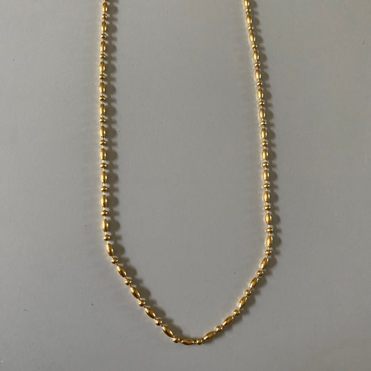 Minimalistische kettinkjes met PVD 24k goudlaag, roestvrij staal, 45 + 5 cm, te personaliseren met een bedel uit de bedelcollectie