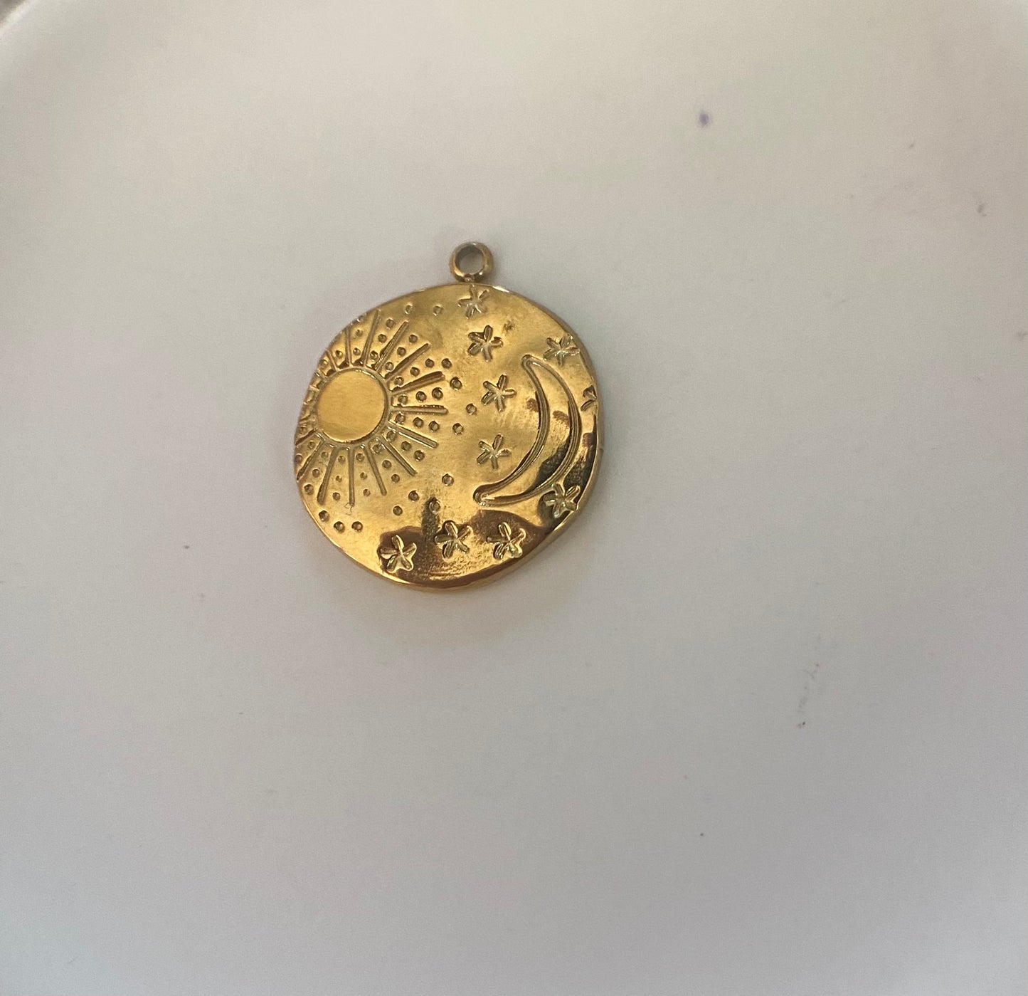 18K vergulde bedel zon en maan