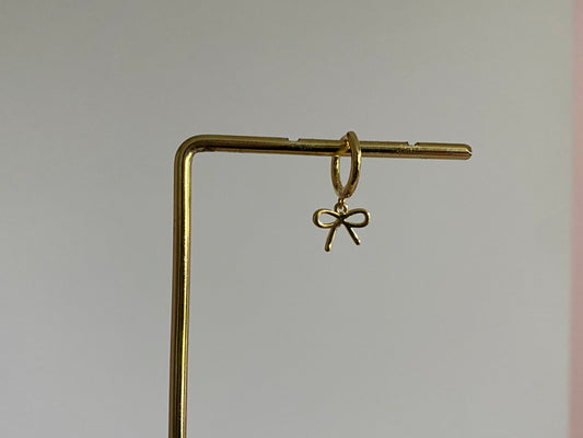 14K vergulde mini strik oorbel met 14K vergulde oorring