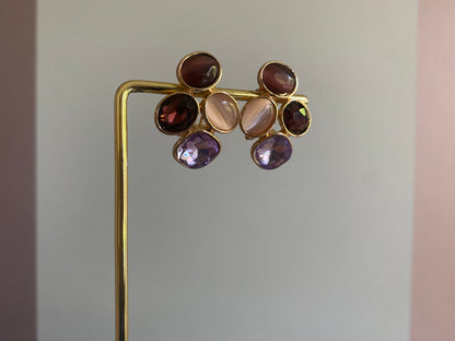 14k vergulde oorstekers met catseye natuurstenen in lila, beige, gebroken wit en licht bruin. 