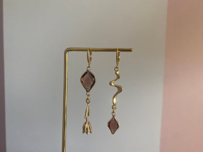 Handgemaakte 14k vergulde Lellebel oorbellen "Isabella" in de kleur burgundy
