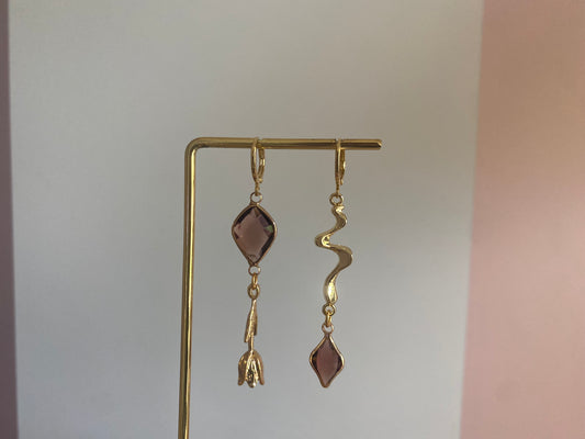 Handgemaakte 14k vergulde Lellebel oorbellen "Isabella" in de kleur burgundy
