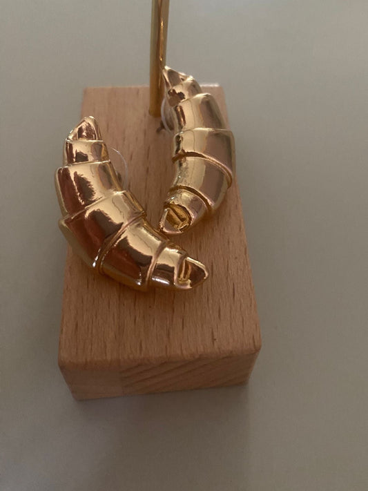 Gouden Croissant Oorbellen: echte zomersieraden.