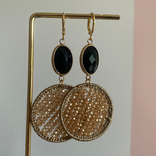 14k vergulde kralenhanger met zwarte ovale steen, 6 cm lang
