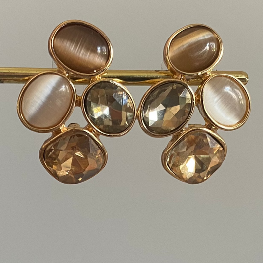14k vergulde oorstekers met catseye natuurstenen in taupe, beige, parelmoer en champagne
