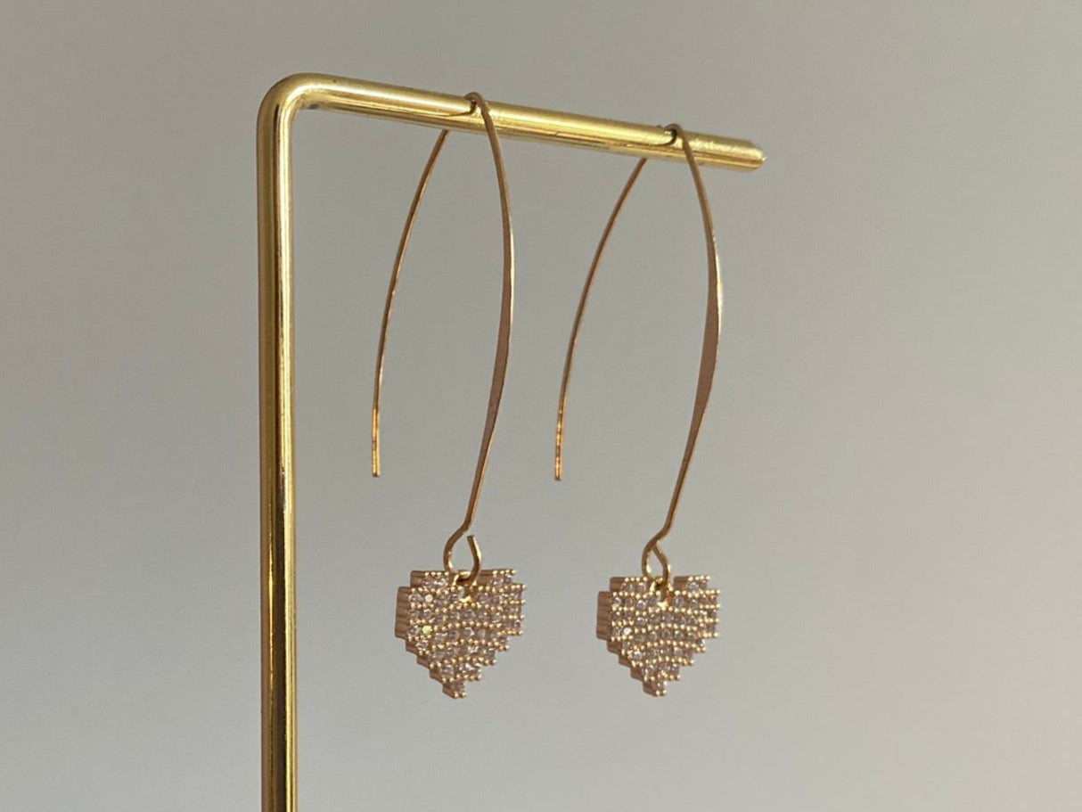 14K vergulde hangers met daaraan een 14K verguld hartje met zirkonia 