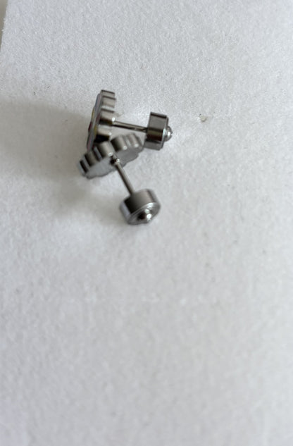 Hypoallergene stainless steel kinderoorbellen Eefje voorzien van afgevlakte dopjes tegen prikkende pinnetjes.
