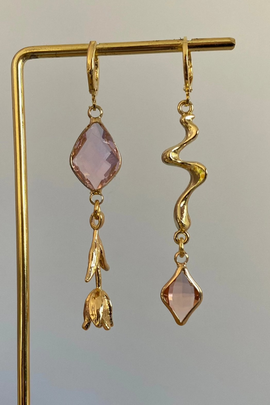 Handgemaakte 14k vergulde Lellebel oorbellen "Isabella" in de kleur roze.