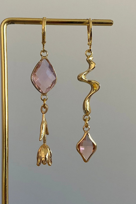 Handgemaakte 14k vergulde Lellebel oorbellen "Isabella" in de kleur roze.