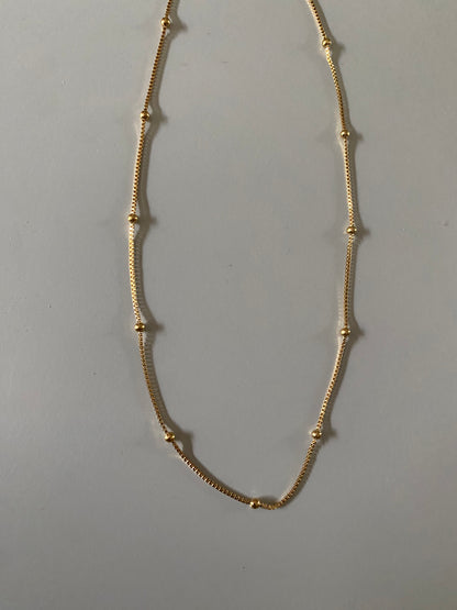 Minimalistische kettinkjes met PVD 24k goudlaag, roestvrij staal, 45 + 5 cm, te personaliseren met een bedel uit de bedelcollectie