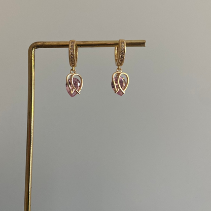 14k vergulde tulp-oorbellen met glanssteentje, ca. 2,5 cm lang, verkrijgbaar in zwart en roze.