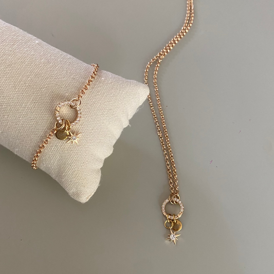 Hypoallergeen titanium sieradenset met 14k vergulde ketting en armband, voorzien van verwisselbare bedels