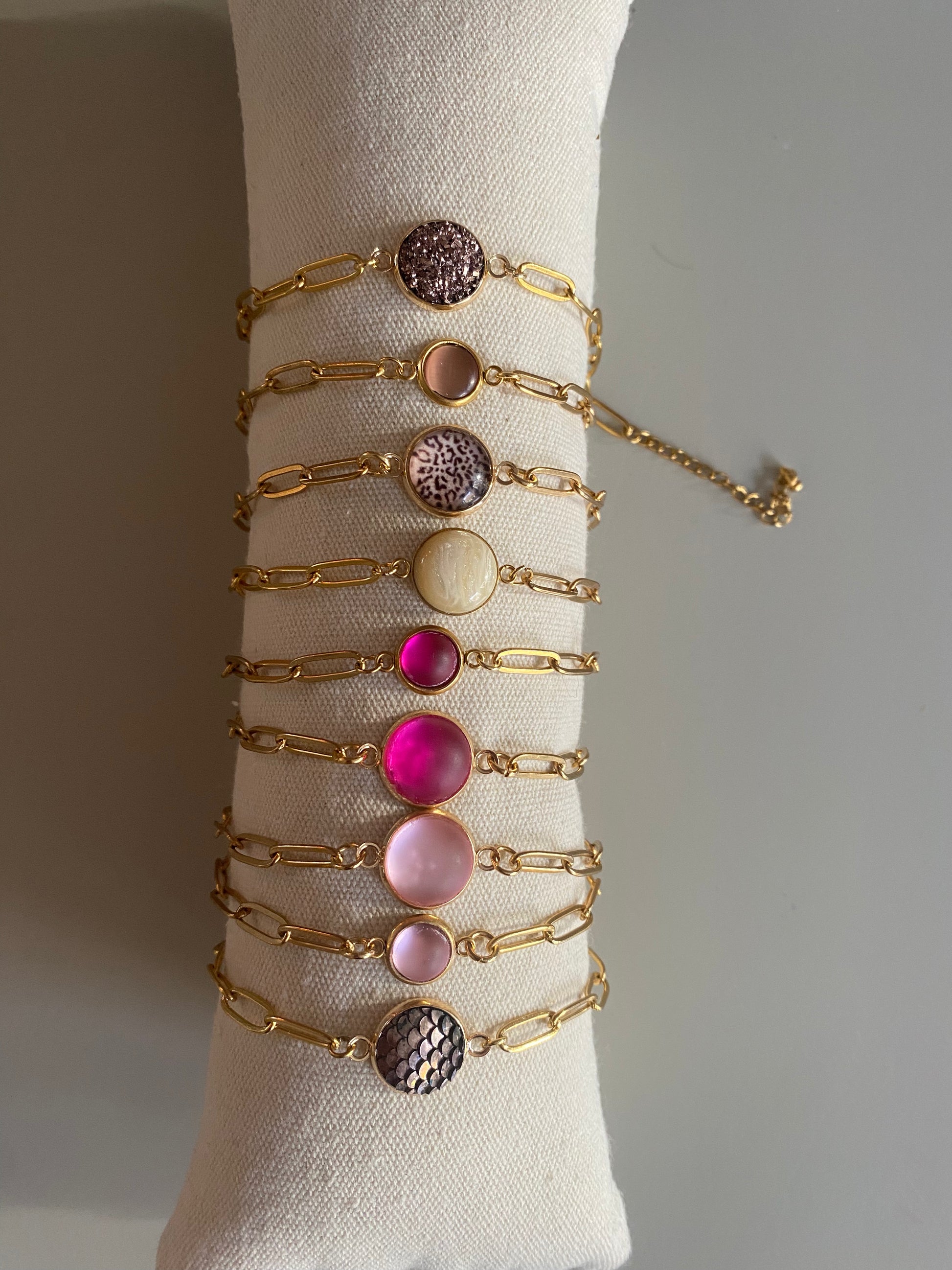 rvs schakelarmbanden in meerdere kleuren. lichtroze fuchsia, rose glitter, rosé, panter
